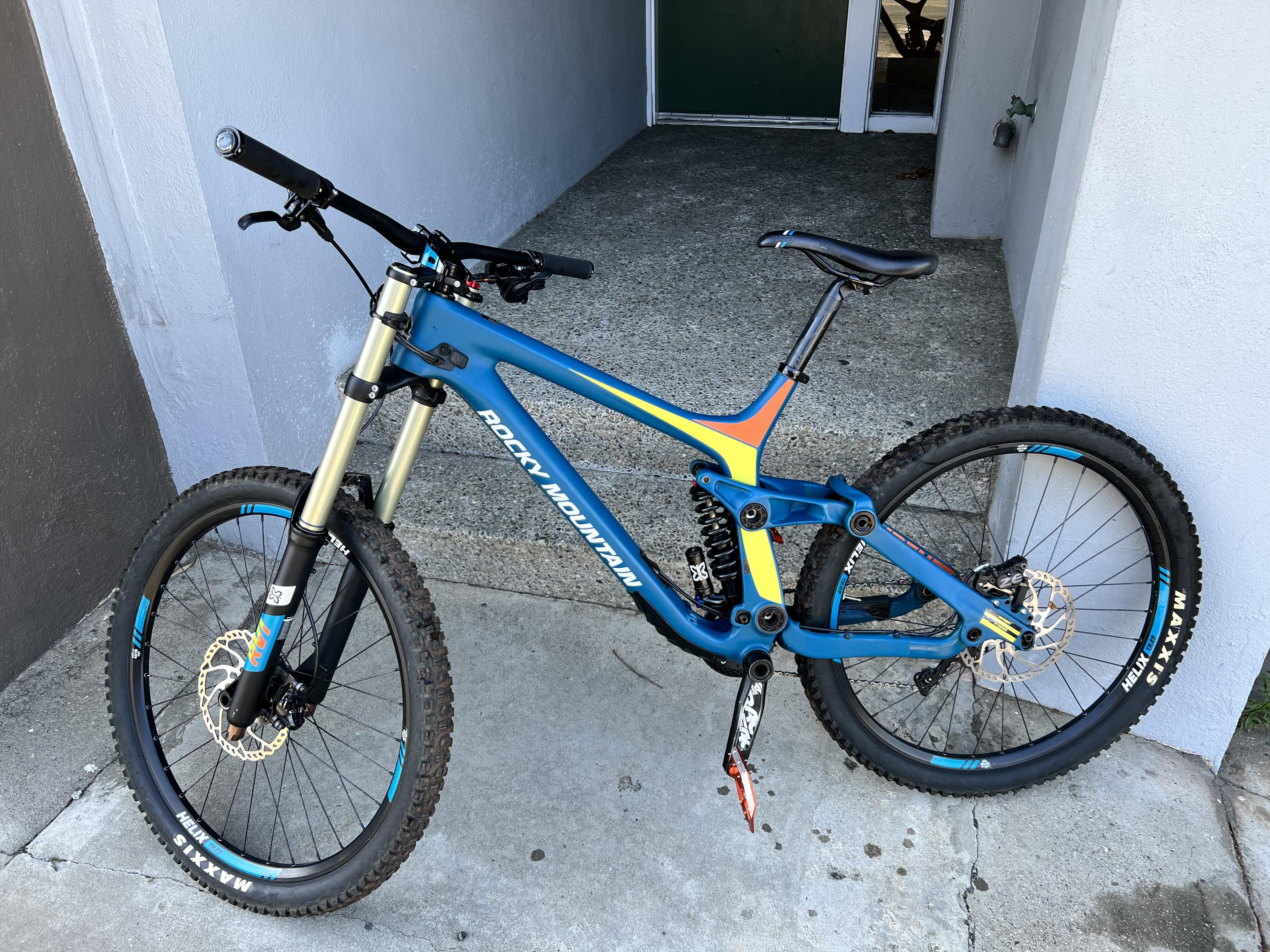 Rocky mountain dual cheap suspension bike