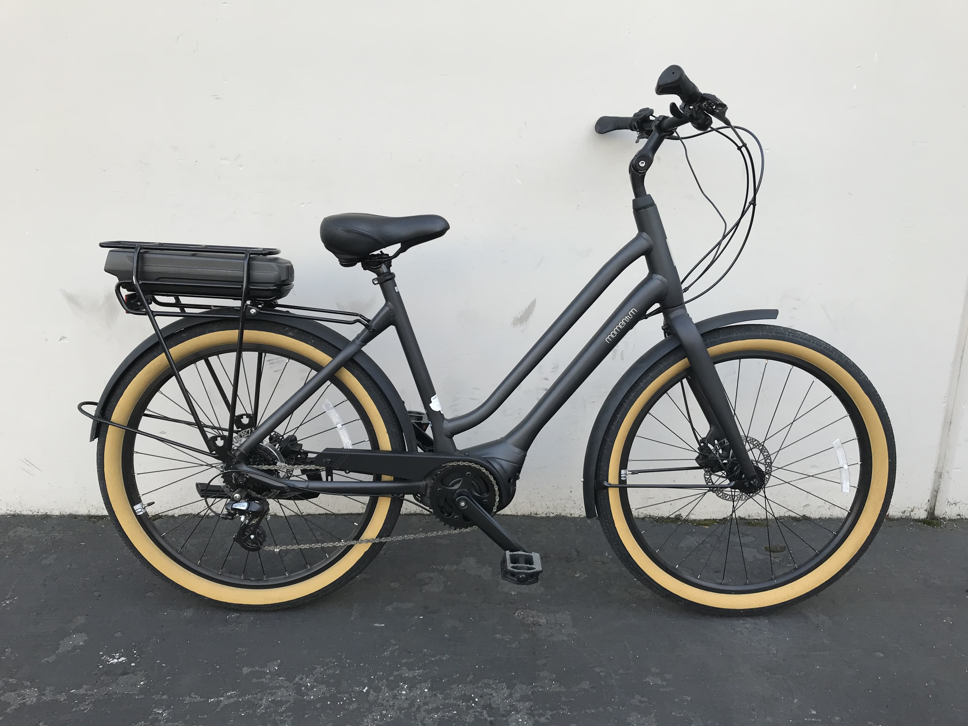 2021 Giant Momentum Lafree E BicycleBlueBook